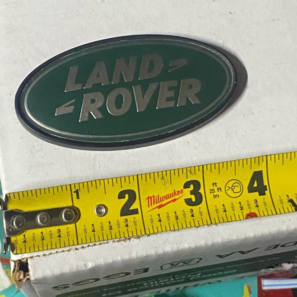Land Rover emblem